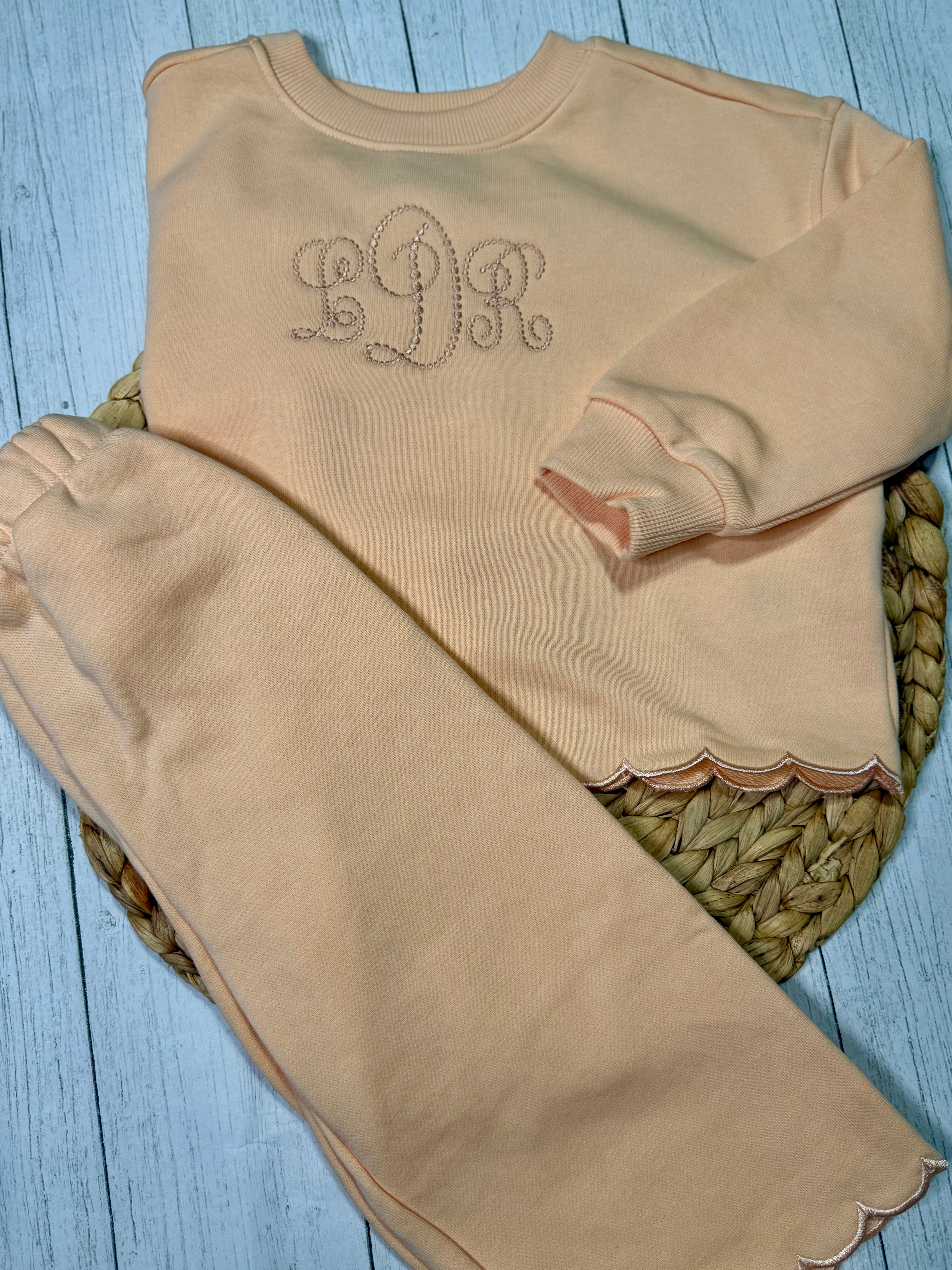 Scalloped set