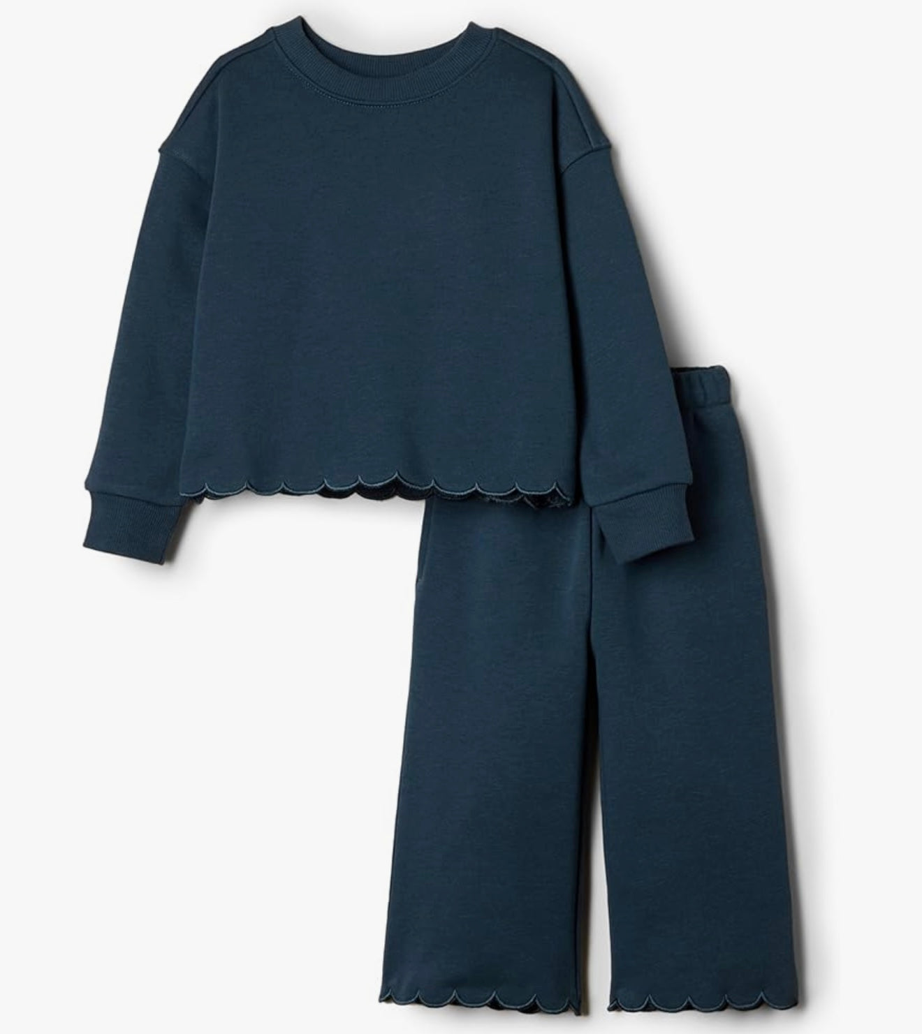 Scalloped set